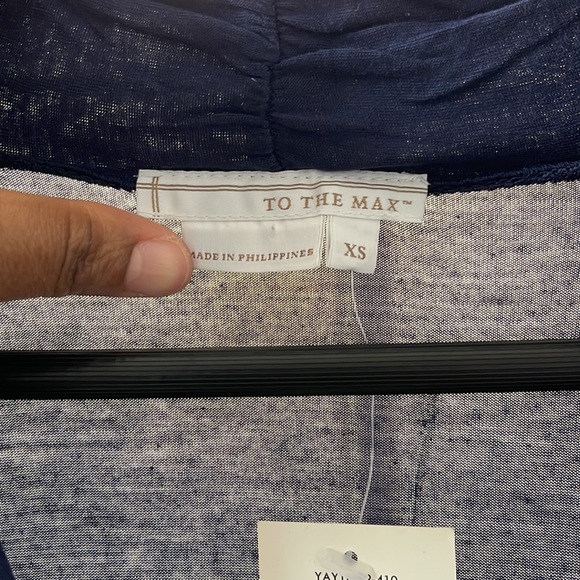 To The Max Navy Blue Sleeveless Blouse - Picture 7 of 8